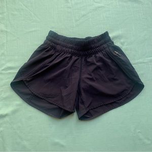 Lululemon Shorts Tracker Low-Rise Lined Short 4" Inseam Size 4